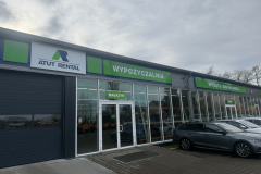Wejscie-do-biura-i-magazynu-Wypozyczalni-ATUT-RENTAL-Krakow-Mistrzejowice